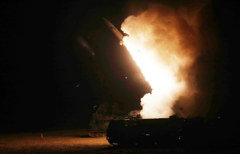 NORTHKOREA-MISSILES/ A surface-to-surface missile is fired into the sea off the east coast in this handout picture provided by the Defense Ministry, South Korea, October 5, 2022. South Korean Defense Ministry/Handout via REUTERS ATTENTION EDITORS - THIS IMAGE HAS BEEN SUPPLIED BY A THIRD PARTY.