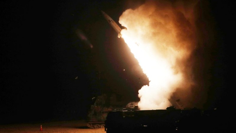 A surface-to-surface missile is fired into the sea off the east coast in this handout picture provided by the Defense Ministry, South Korea, October 5, 2022. South Korean Defense Ministry/Handout via REUTERS ATTENTION EDITORS - THIS IMAGE HAS BEEN SUPPLIED BY A THIRD PARTY.