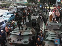 Resmi Dinaikkan Jokowi, Segini Gaji TNI-Polri di 2024