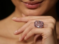 5 Seleb Ini Punya Cincin Nikah Termahal di Dunia