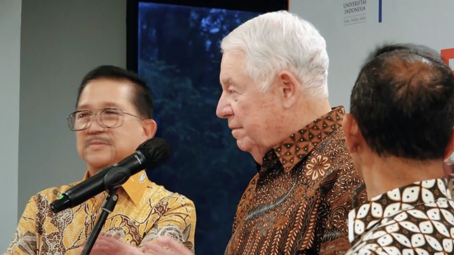 Chairman of the Board and Chief Executive Officer Freeport-McMoran, Richard C. Adkerson di hari kedua acara Orasi Ilmiah Transformasi Ekonomi Melalui Hilirisasi dengan Kearifan Lokal yang di selenggarakan oleh Kementerian Investasi/BKPM dan PT Freeport Indonesia  di Universitas UI Depok dan ITB Bandung, Jawa Barat. (CNBC Indonesia TV)