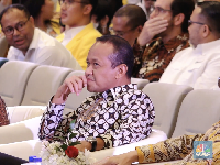 Menteri Bahlil Mengaku Salah Soal Isu Jokowi 3 Periode