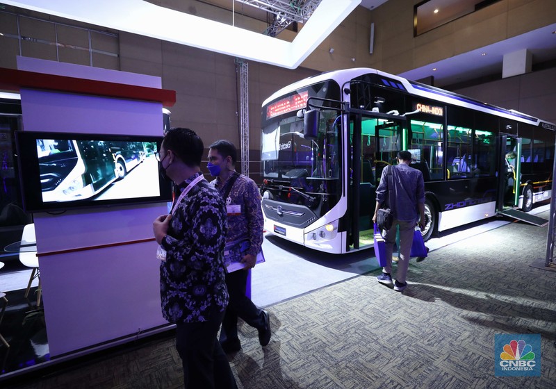 Pameran Busworld Southeast Asia 2022 di JIExpo Kemayoran Jakarta, Kamis (6/10/2022). Pameran bus terbesar di Asia Tenggara ini berlangsung pada 5 - 7 Oktober 2022. (CNBC Indonesia/Tri Susilo)