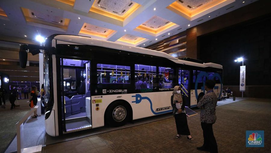 Pameran Busworld Southeast Asia 2022 di JIExpo Kemayoran Jakarta, Kamis (6/10/2022). Pameran bus terbesar di Asia Tenggara ini berlangsung pada 5 - 7 Oktober 2022. (CNBC Indonesia/Tri Susilo)
