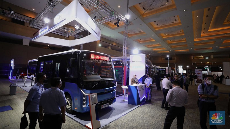 Pameran Busworld Southeast Asia 2022 di JIExpo Kemayoran Jakarta, Kamis (6/10/2022). Pameran bus terbesar di Asia Tenggara ini berlangsung pada 5 - 7 Oktober 2022. (CNBC Indonesia/Tri Susilo)