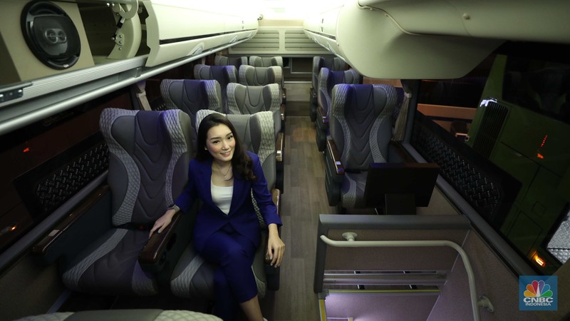 Pameran Busworld Southeast Asia 2022 di JIExpo Kemayoran Jakarta, Kamis (6/10/2022). Pameran bus terbesar di Asia Tenggara ini berlangsung pada 5 - 7 Oktober 2022. (CNBC Indonesia/Tri Susilo)