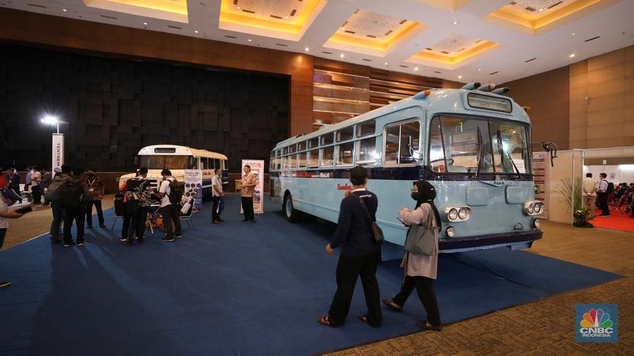 Pameran Busworld Southeast Asia 2022 di JIExpo Kemayoran Jakarta, Kamis (6/10/2022). Pameran bus terbesar di Asia Tenggara ini berlangsung pada 5 - 7 Oktober 2022. (CNBC Indonesia/Tri Susilo)
