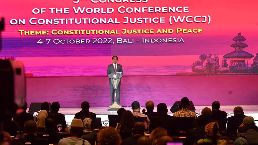 Presiden Joko Widodo secara resmi membuka Kongres ke-5 Konferensi Badan Peradilan Konstitusi Sedunia atau The World Conference on Constitutional Justice (WCCJ) Tahun 2022 yang digelar di Bali Nusa Dua Convention Center (BNDCC), Kabupaten Badung, Provinsi Bali, pada Rabu, 5 Oktober 2022. ()Rusman - Biro Pers Sekretariat Presiden