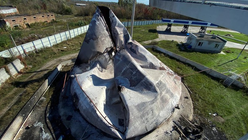 A view shows fuel storage facilities damaged by a Russian suicide drones strike, which Ukrainian authorities consider to be Iranian made unmanned aerial vehicles (UAVs) Shahed-136, amid Russia's attack on Ukraine, in Kharkiv, Ukraine October 6, 2022. REUTERS/Vitalii Hnidyi