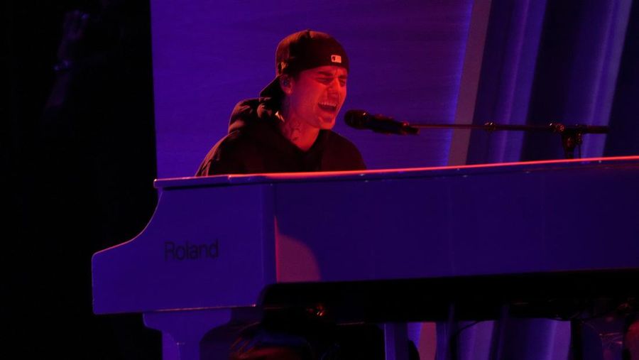 LAS VEGAS, NEVADA - APRIL 03: Justin Bieber performs onstage during the 64th Annual GRAMMY Awards at MGM Grand Garden Arena on April 03, 2022 in Las Vegas, Nevada. (Photo by Kevin Mazur/Getty Images for The Recording Academy)