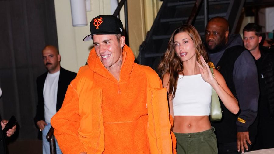 NEW YORK, NEW YORK - JUNE 04: Justin Bieber and Hailey Bieber are seen at Cipriani after his concert at Barclays Center on June 04, 2022 in New York City. (Photo by Gotham/GC Images)