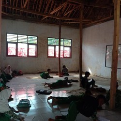 Potret Miris Sekolah Al Fatwa Lebak, Tidak Ada Meja & Kursi