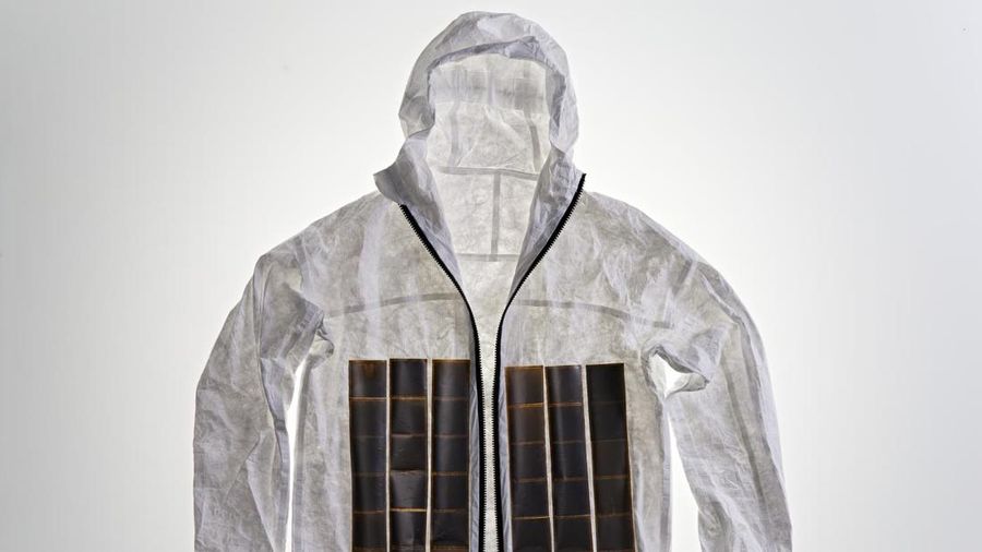 Prototipe jaket tembus pandang Vollebak