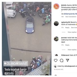 Viral Mobil Listrik Tesla Terendam Gegara Banjir di Jakarta