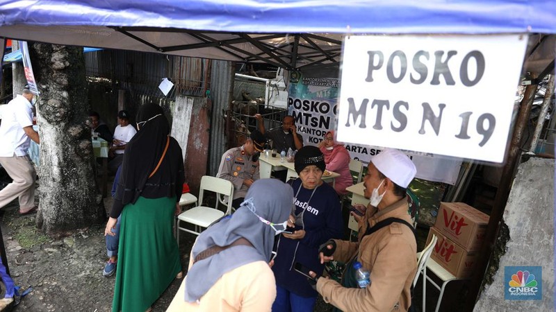 Suasana Terkini MTSN 19 Jakarta, Masih Penuh Lumpur. (CNBC IndonesiaTri Susilo)