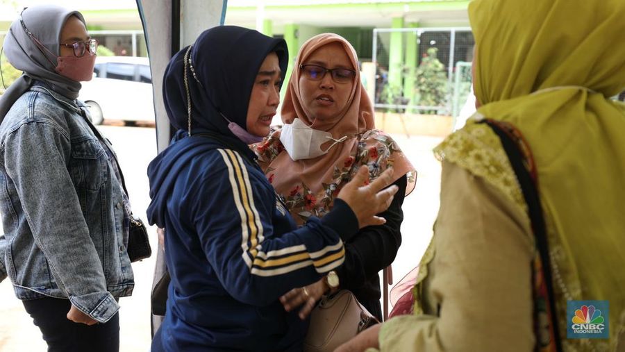 Suasana Terkini MTSN 19 Jakarta, Masih Penuh Lumpur. (CNBC IndonesiaTri Susilo)