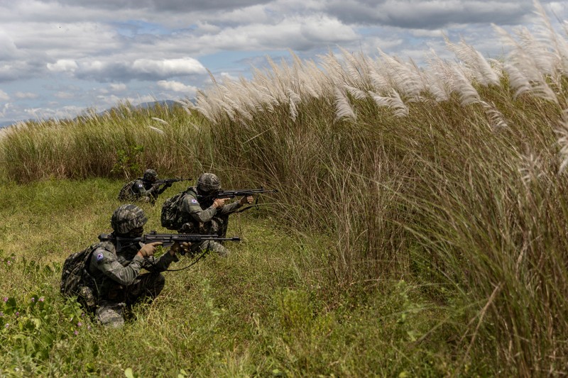 Amerika Serikat (AS) dan Korea Selatan (Korsel) menggelar latihan maritim gabungan dengan kapal induk AS pada Jumat (7/10) waktu setempat. (REUTERS/ELOISA LOPEZ) Amerika Serikat (AS) dan Korea Selatan (Korsel) menggelar latihan maritim gabungan dengan kapal induk AS pada Jumat (7/10) waktu setempat. (REUTERS/ELOISA LOPEZ)
