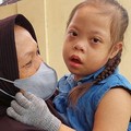 Perjuangan Ibu Siti Sembuhkan Anaknya Penderita Syndrome Down