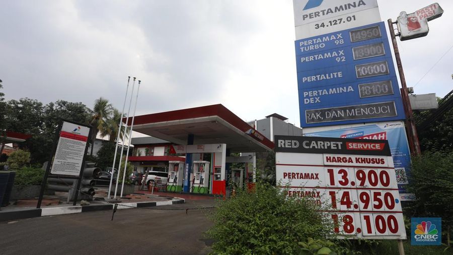 Pengisian BBM di SPBU Pertamina
