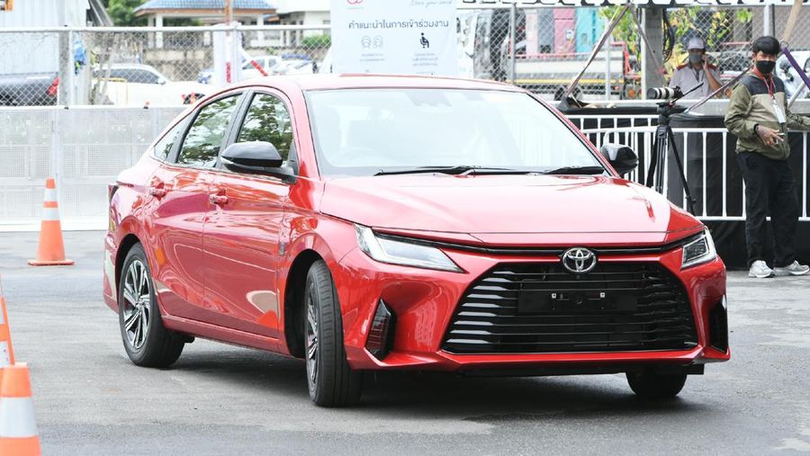 Yaris Ativ atau Vios