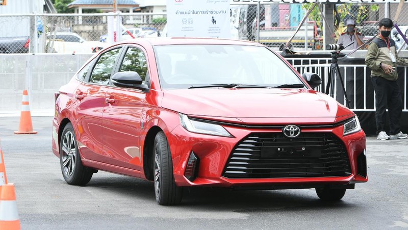 Yaris Ativ atau Vios