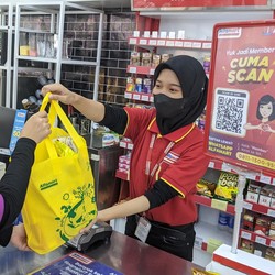 Dinilai Tahan Krisis, Ini Prospek Bisnis Waralaba Alfamart