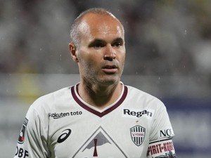 Andres Iniesta Bakal Pensiun sebagai Pemain Sepakbola