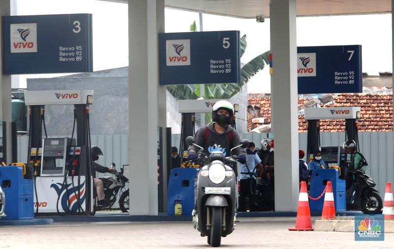 SPBU Vivo di kawasan Limo Depok, Jawa Barat, Selasa, (11/10/2022). (CNBC Indonesia/Muhammad Sabki) SPBU Vivo di kawasan Limo Depok, Jawa Barat, Selasa, (11/10/2022). (CNBC Indonesia/Muhammad Sabki)