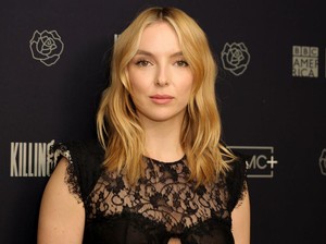 Jodie Comer Berjam-jam Berendam di Air Dingin Tanpa Busana Demi Peran