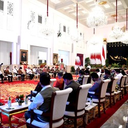 Sri Mulyani Cs Dikabarkan Mundur, Zulhas hingga Mahfud Buka Suara