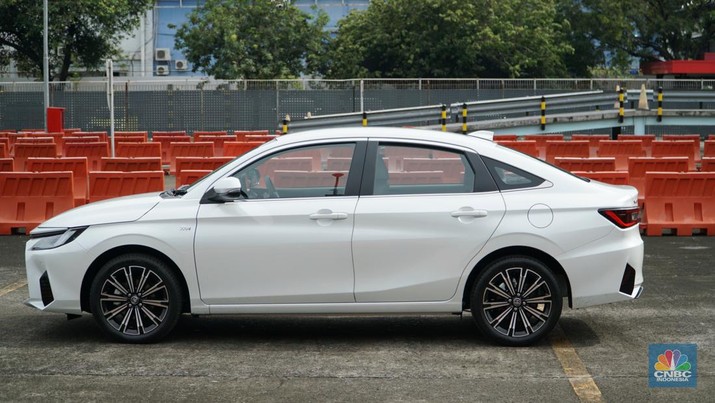 Sedan di RI Kurang Laku, Apa Alasan Toyota Rilis Model Baru?