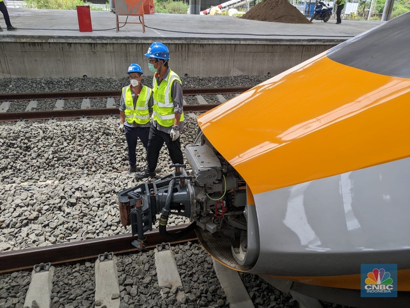 Kereta Cepat Indonesia China (KCIC). (CNBC Indonesia/Emir Yanwardhana) Kereta Cepat Indonesia China (KCIC). (CNBC Indonesia/Emir Yanwardhana)