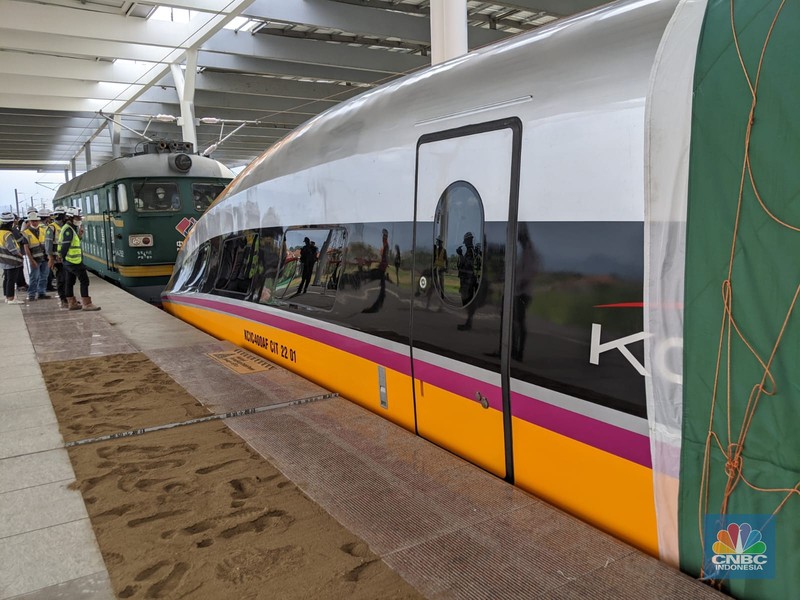 Kereta Cepat Indonesia China (KCIC). (CNBC Indonesia/Emir Yanwardhana)