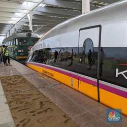 Kereta Cepat JKT-BDG Meluncur Tahun Depan, Gimana Peluangnya?