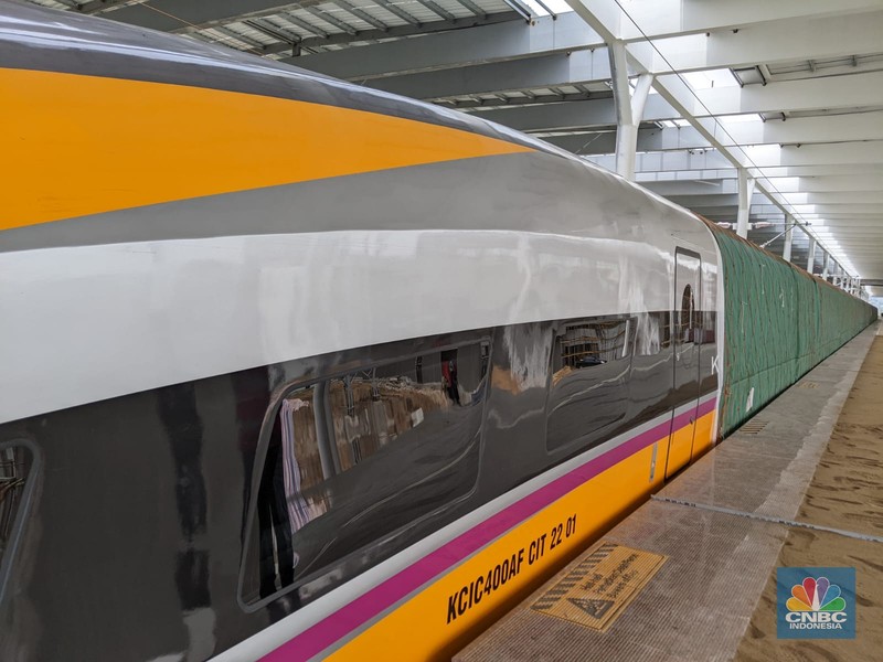 Kereta Cepat Indonesia China (KCIC). (CNBC Indonesia/Emir Yanwardhana) Kereta Cepat Indonesia China (KCIC). (CNBC Indonesia/Emir Yanwardhana)