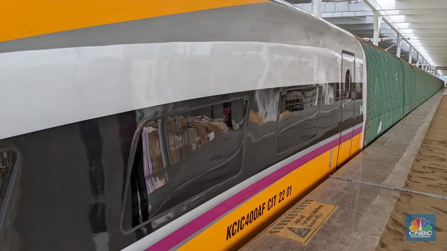 Kereta Cepat Indonesia China (KCIC). (վ/Emir Yanwardhana)