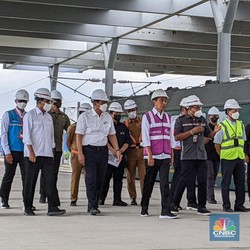 Saat Jokowi Enggan Komentari Proyek Kereta Cepat, Ada Apa?
