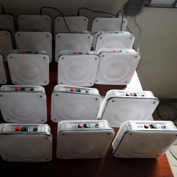 Kreatif! Cek Cara Limbah Elektronik Disulap Jadi Lentera