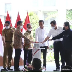 Bekerja Dalam Diam A La BUMN: Tahu-tahu Jadi Vaksin!