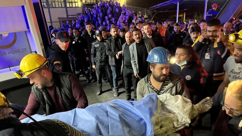 A general view of the coal mine after an explosion in Amasra in the northern Bartin province, Turkey October 14, 2022. Ihlas News Agency (IHA) via REUTERS ATTENTION EDITORS - THIS PICTURE WAS PROVIDED BY A THIRD PARTY. NO RESALES. NO ARCHIVES. TURKEY OUT. NO COMMERCIAL OR EDITORIAL SALES IN TURKEY. REFILE - CORRECTING DATE