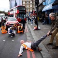 Bikin Chaos, Begini Aksi Protes Krisis Iklim di London