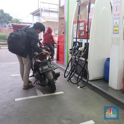 Harga BBM Pertamina Turun Tahun Baru? Ini Hitungannya