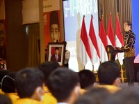 Pesan Jokowi ke TKI di Korsel: Jangan Beli HP, Itu Konsumtif