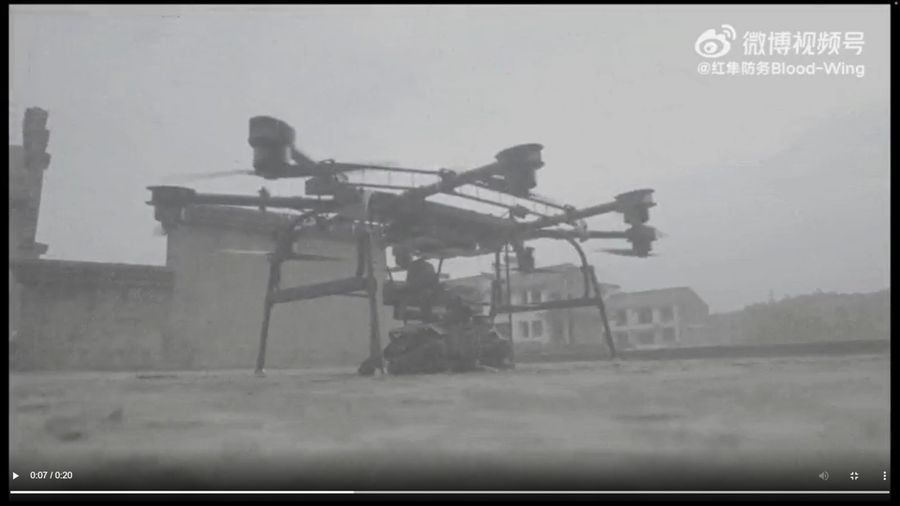 Robot militer China Blood Wing