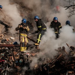 Putin Menggila! Rusia Bombardir Kyiv, Ukraina Gelap Gulita