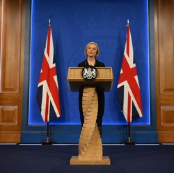 Potret Liz Truss, PM Tersingkat dalam Sejarah Inggris
