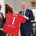 Momen Jokowi Bertemu Presiden FIFA Gianni Infantino di Istana