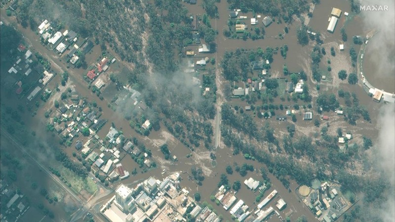 A satellite image shows a flooded road in Brewarrina, Australia, October 15, 2022. Maxar Technologies/Handout via REUTERS. ATTENTION EDITORS - THIS IMAGE HAS BEEN SUPPLIED BY A THIRD PARTY. NO RESALES. NO ARCHIVES. MANDATORY CREDIT. MUST NOT OBSCURE LOGO.