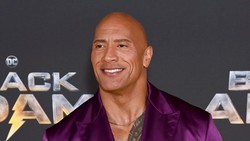 The Rock Digambar Jadi Sagat di Street Fighter