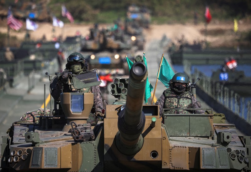 SOUTHKOREA-USA/MILITARY A South Korean tank takes part in a joint river crossing operation drill between South Korean and U.S. troops, in Yeoju, South Korea, October 19, 2022. REUTERS/Kim Hong-Ji
